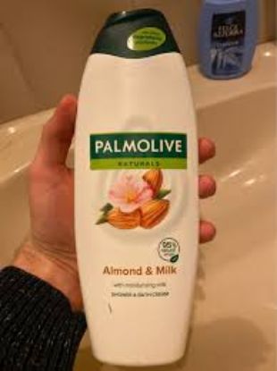 PALMOLIVE SHOWER GEL 650 ML ALMOND&MILK