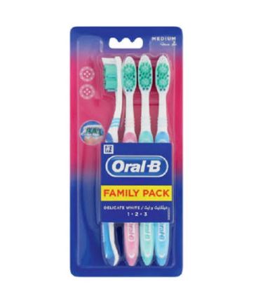 ORAL B FAMILY PACK 4 DELICATE WHITE MEDIUM