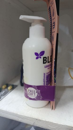 BLESS LEAVE IN CONDITIONER WITH SHEA BUTTER 225ML عرض مشط هديه