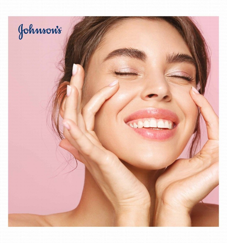 Johnson's Fresh Hydration Water Gel Facial Cleanser with Rose Water for Normal Skin