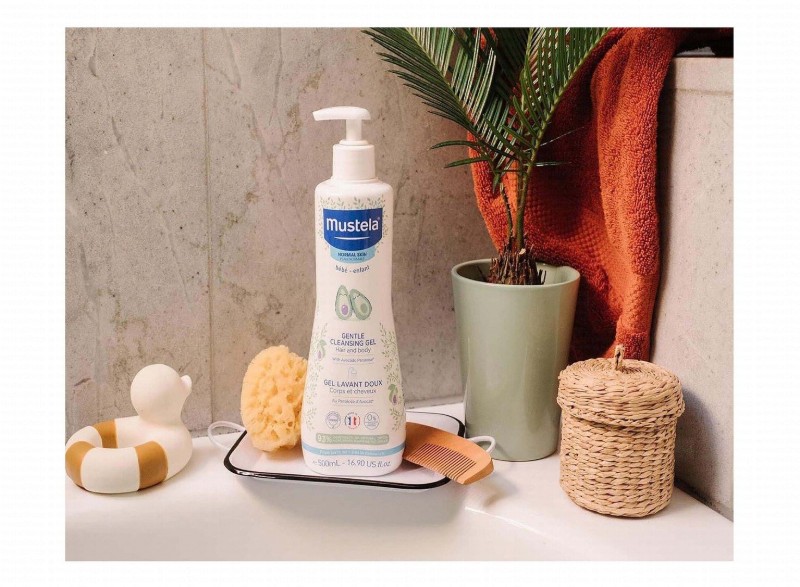 Mustela Baby Hair & Body Cleansing Gel with Organic Avocado Extract for Normal Skin - vegan, animal ingredient free